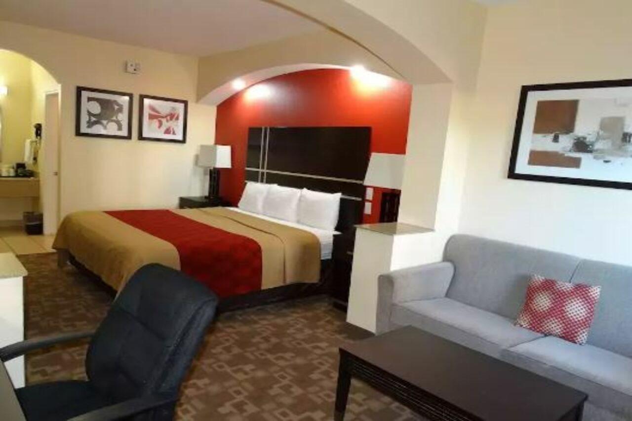 Regency Inn & Suites - เบย์ทาวน์ ภายนอก รูปภาพ
