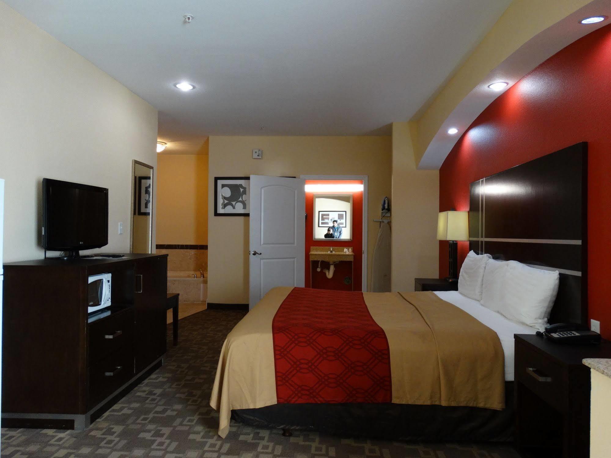 Regency Inn & Suites - เบย์ทาวน์ ภายนอก รูปภาพ