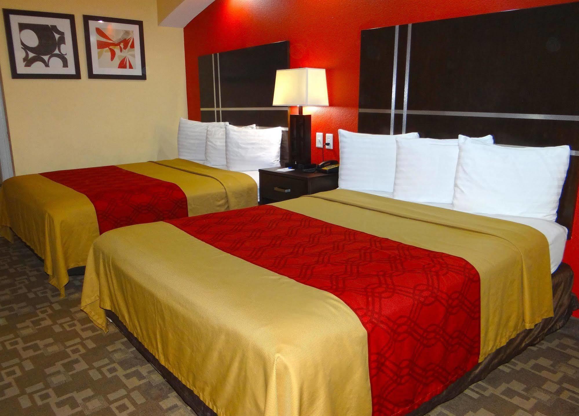 Regency Inn & Suites - เบย์ทาวน์ ภายนอก รูปภาพ