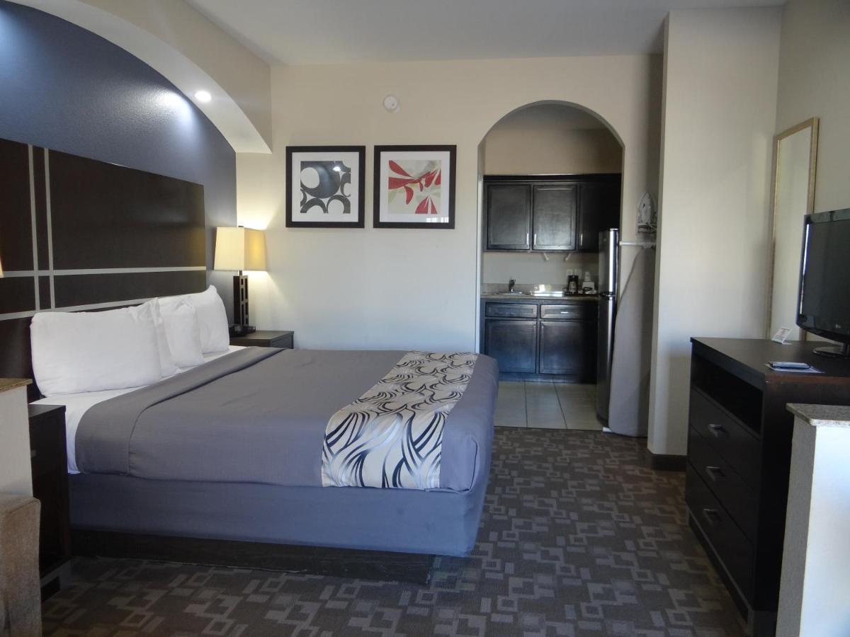 Regency Inn & Suites - เบย์ทาวน์ ภายนอก รูปภาพ