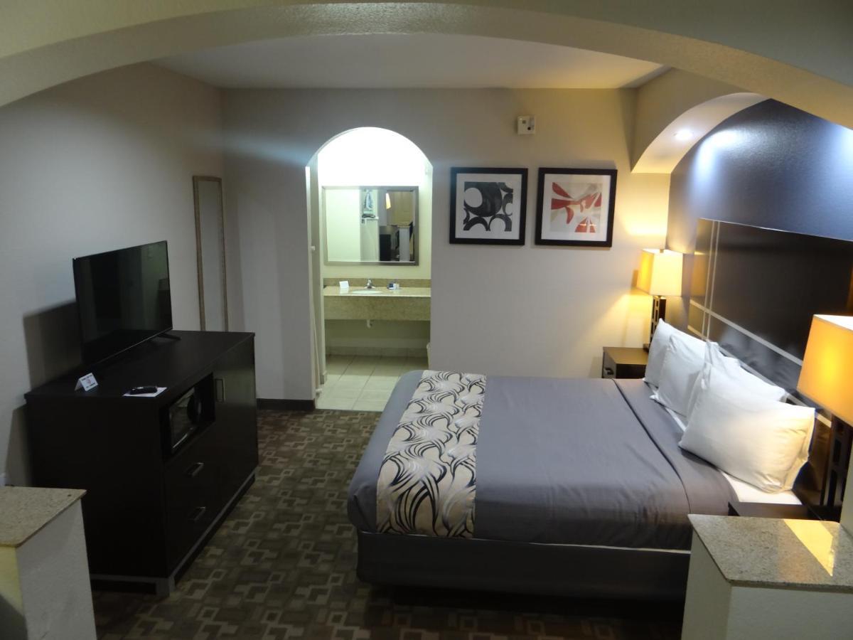 Regency Inn & Suites - เบย์ทาวน์ ภายนอก รูปภาพ