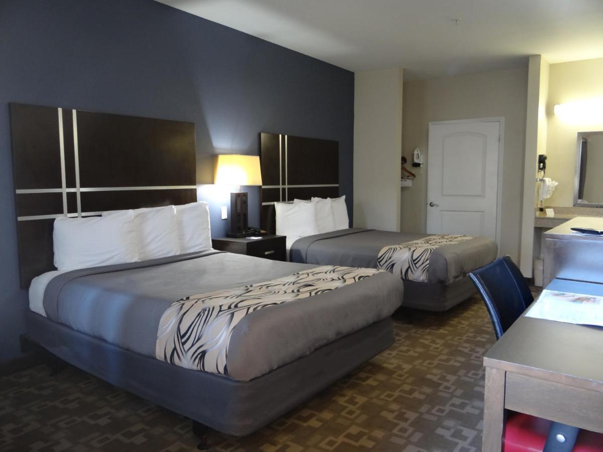 Regency Inn & Suites - เบย์ทาวน์ ภายนอก รูปภาพ