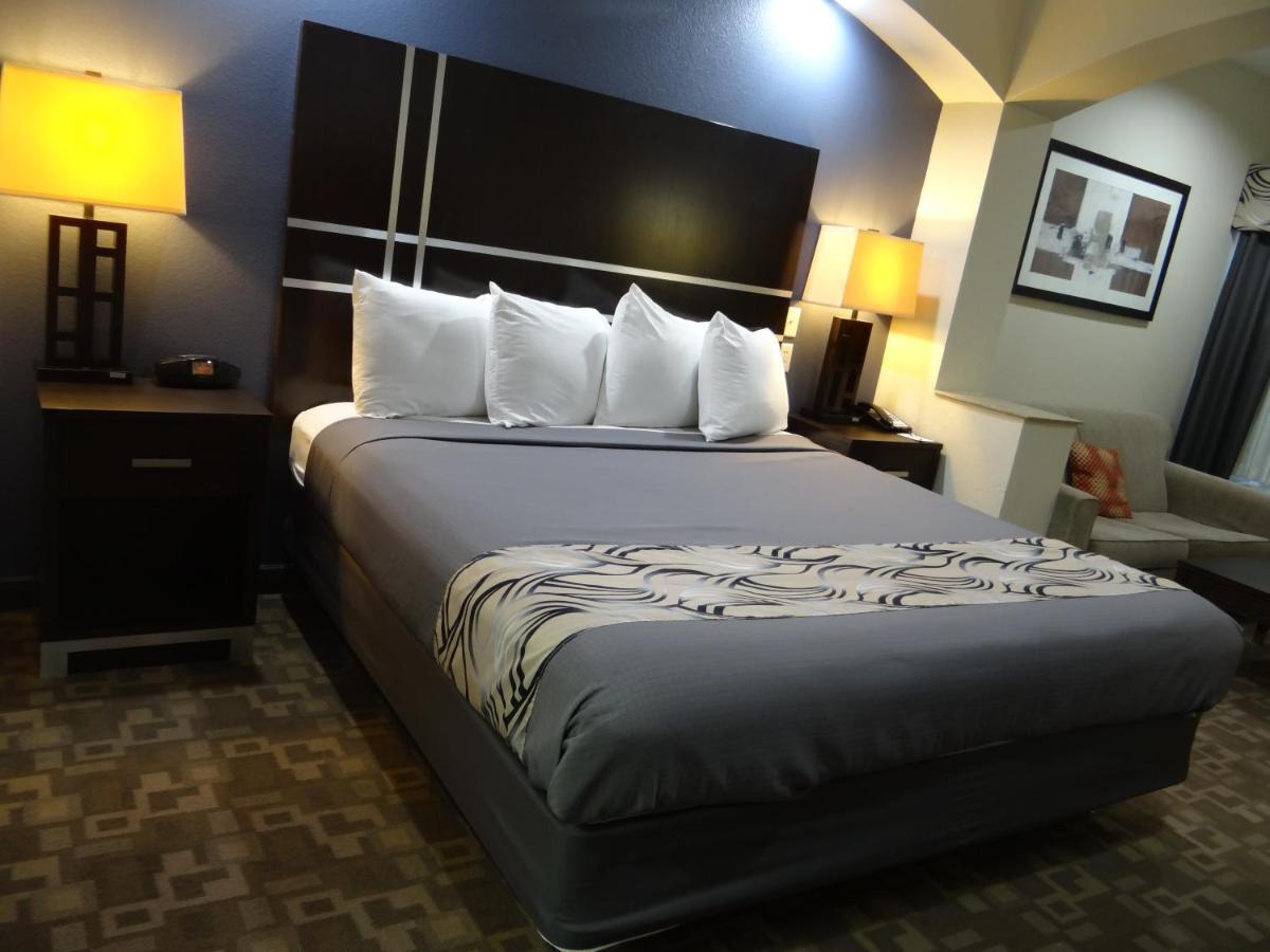 Regency Inn & Suites - เบย์ทาวน์ ภายนอก รูปภาพ